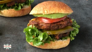 Torta de frijoles negros y chipotle